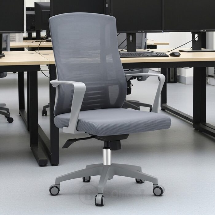Chaise de Bureau Ergonomique en Maille Grise avec Accoudoirs Fixes et Roulettes – Image 7
