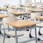 Table scolaire individuelle avec siège intégré et panier de rangement – Image 2
