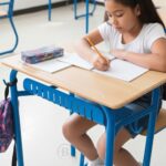 Table scolaire individuelle – Structure tubulaire bleue avec tablette intégrée – Image 6