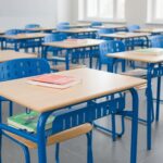 Table scolaire individuelle – Structure tubulaire bleue avec tablette intégrée – Image 4