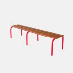 Banc scolaire sans dossier – structure métallique rouge et assise en bois