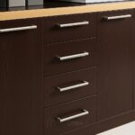 Bahut de Rangement Bureau – 4 Tiroirs & 4 Portes en Bois Foncé avec Finition Contrastée – Image 3