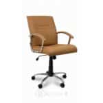 Chaise de bureau ergonomique en similicuir marron avec accoudoirs chromés