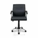 Chaise de bureau ergonomique en similicuir noir avec accoudoirs et roulettes