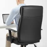 Fauteuil de bureau ergonomique en similicuir noir avec accoudoirs réglables – Image 7