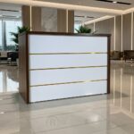 Comptoir d’accueil en MDF – couleur au choix du bois & dimensions sur mesure – Image 5