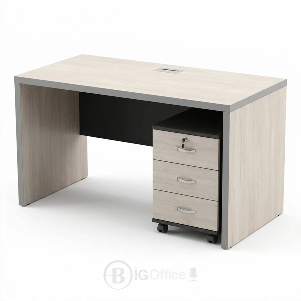 Bureau professionnel bois clair avec façade noire, passe-câbles et caisson mobile verrouillable.