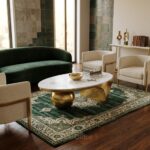 Table basse design dorée avec plateau en céramique 130 cm pour salon et bureau