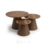 Set de 3 tables basses rondes effet bois, idéal pour salon, bureau ou espace d’accueil professionnel.